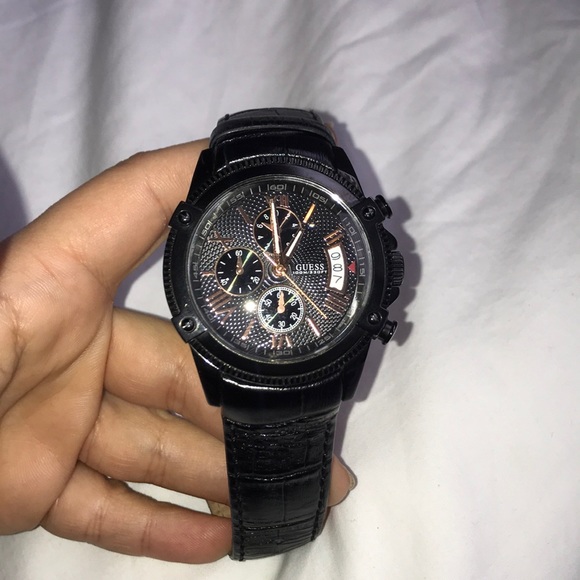 Authentic Guess watch - Picture 2 of 6